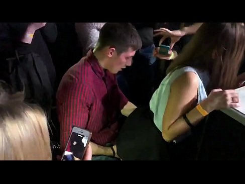 ❤️ פאַקטיש געשלעכט אין אַ רוסיש נייטקלאַב. 18-יאָר-אַלט רוסיש מיידל אין די אַנוס און וואַגינע פאַקט אין אַ נייטקלאַב ❤️ פּאָרן ווידעא ביי אונדז ﹏